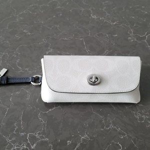 $79 *NEW* COACH Sunglass Case In Signature Canvas